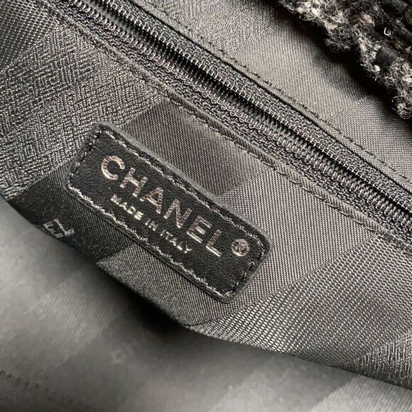 Chanel Authentic Portobello Black Quilted Calfskin Tote Bag - Picture 3 of 14